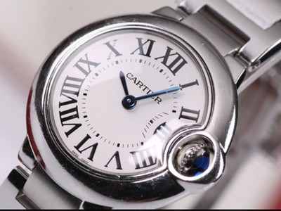 Đồng hồ Cartier có giá từ vài chục triệu đến vài trăm triệu đồng (ảnh minh họa).