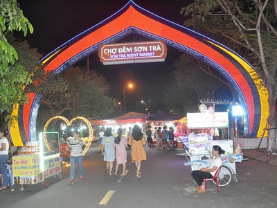 Chợ đêm Sơn Trà, địa điểm vui chơi giải trí về đêm tại Đà Nẵng.