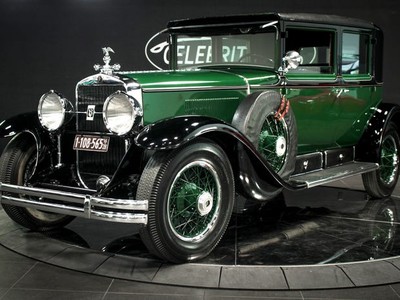 Xe Cadillac mui trần chống đạn của ông trùm Al Capone được đấu giá 1 triệu USD