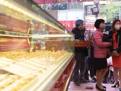 Bỏng rát giá vàng