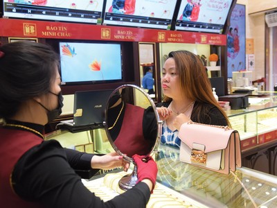 Giá vàng nhảy múa, nhìn lại bài toán huy động vàng trong dân