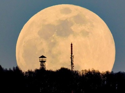 Siêu trăng sắp thắp sáng bầu trời tháng 3