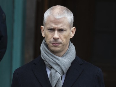 Hàng loạt chính trị gia phương Tây dương tính với SARS-CoV-2