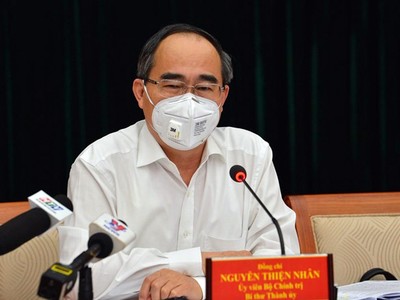 Ông Nguyễn Thiện Nhân phát biểu tại cuộc họp chiều 26/3. Ảnh: Trung tâm Báo chí TP.HCM.