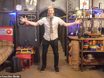 Căn hầm được đặt tên là "hầm trú ẩn dành cho ngày tận thế". Ảnh: Colin Furze.