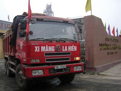 Xi măng La Hiên: Hoãn đại hội, cổ đông lo ngại chi đầu tư tăng