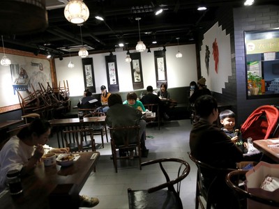 Hệ thống điều hòa không khí được xem là tác nhân khiến virus lây lan trong 1 nhà hàng Trung Quốc (Ảnh minh họa: Reuters).