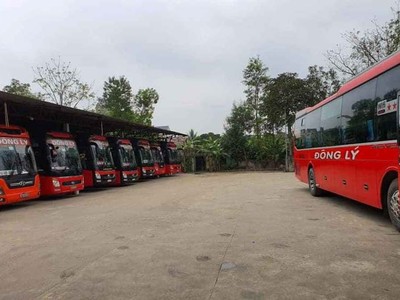 Cho phép các tuyến vận tải hành khách cố định, xe hợp đồng, xe du lịch nội tỉnh, xe buýt, xe taxi, xe điện 4 bánh hoạt động trở lại từ 00 giờ ngày 20/4/2020.