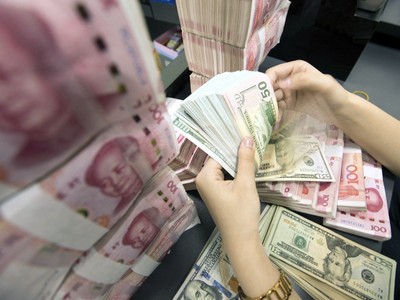 Trong thập kỷ qua, đã có không ít những lời kêu gọi chính phủ Trung Quốc từ bỏ khoản nợ khổng mà Trung Quốc đã nắm giữ đối với Kho bạc Mỹ.