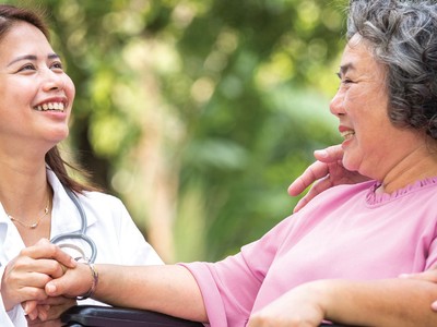 Đời sống người dân cải thiện, kéo theo nhu cầu về chăm sóc sức khỏe ngày một tăng.