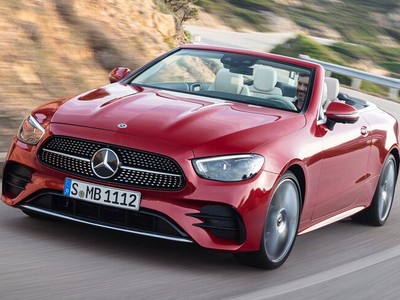 Mercedes-Benz E-Class 2021 Coupe và Cabrio ra mắt với phong cách thời trang sành điệu, bóng bẩy