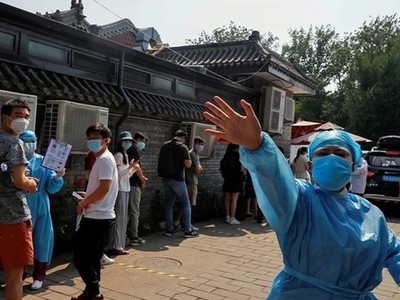 Một địa điểm xét nghiệm nCoV dã chiến ở Bắc Kinh ngày 19/6. Ảnh: Reuters.