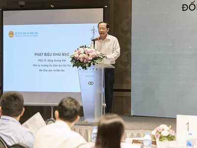 Ông Đặng Quang Việt, Phó Vụ trưởng Vụ Giáo dục Đại học phát biểu tại Tọa đàm.