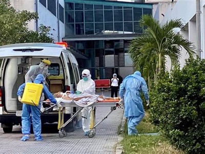 Bệnh viện Trung ương Huế tiếp nhận hai bệnh nhân nhiễm COVID-19 từ Đà Nẵng. Ảnh minh họa.