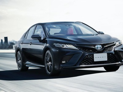 Toyota giới thiệu Camry Black Edition - phiên bản đặc biệt kỷ niệm 40 năm