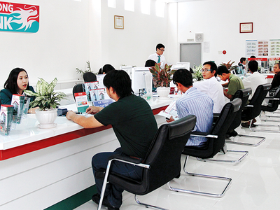 Ngân hàng tiếp tục cơ cấu nợ để đi cùng doanh nghiệp