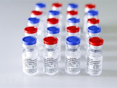 Vắcxin ngừa COVID-19 do Viện nghiên cứu Dịch tễ học và Vi sinh học Quốc gia Gamaley của Nga phát triển. (Ảnh: AFP/TTXVN).