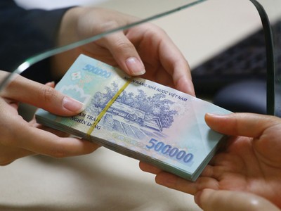 Doanh nghiệp nặng gánh lãi vay