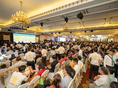 Hơn 1.500 khách hàng tham dự lễ giới thiệu dự án Phố thương mại Casa Mall và giao dịch thành công 95% số sản phẩm.