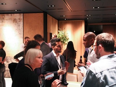 Đầu tư vào cổ phiếu Mỹ luôn đầy hấp dẫn, song liều lĩnh và may mắn sẽ không giúp người Việt có được lợi nhuận tối đa.