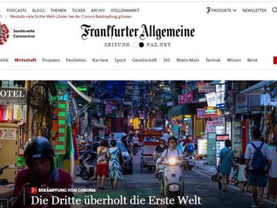 Bài viết trên báo Toàn cảnh Frankfurt (FAZ) của Đức ca ngợi hình mẫu chống dịch của Việt Nam. (Ảnh: Mạnh Hùng/ PV TTXVN tại Đức).