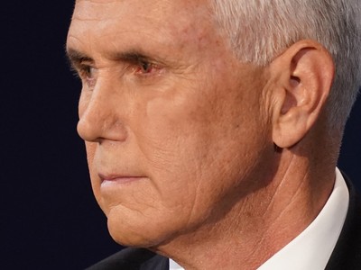 Ảnh cận cảnh mắt trái của Phó Tổng thống Mỹ Mike Pence.
