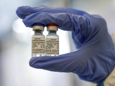 Hai mũi tiêm vaccine Sputnik V của Nga. Ảnh: RIDF.