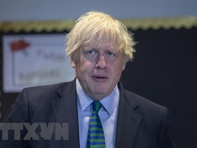 Thủ tướng Anh Boris Johnson tại một sự kiện ở Coalville. (Ảnh: AFP/TTXVN)
