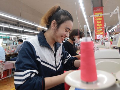 Đơn hàng đang dần quay trở lại với các doanh nghiệp dệt may. Ảnh: Dũng Minh.