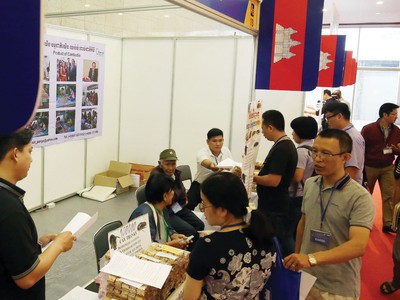 RCEP thúc đẩy giao thương hàng hóa trong khu vực ASEAN mạnh mẽ hơn.