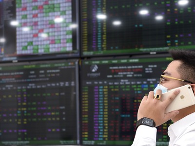 Năm nay, thị trường chứng khoán tạo ra nhiều cung bậc cảm xúc, từ vực sâu lên đỉnh cao.