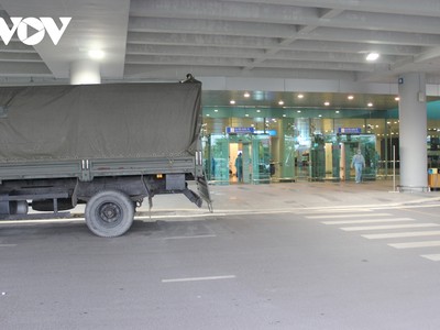 Đưa 240 công dân Việt Nam về nước cách ly tại Tiền Giang.