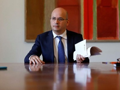 Bộ trưởng Tài chính Bồ Đào Nha Joao Leao đã có kết quả xét nghiệm dương tính với virus SARS-CoV-2. Ảnh: Reuters.