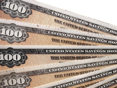 Lợi suất trái phiếu chính phủ Mỹ tăng mạnh, kỳ hạn 10 năm đạt 1,13%/năm, nhưng lãi suất thật vẫn ở mức âm 0,93%/năm.