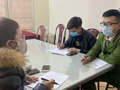 Công an thành phố Sơn La xử lý trường hợp đăng thông tin sai sự thật trên mạng xã hội về tình hình dịch, bệnh Covid-19. ( Ảnh Báo Sơn La).