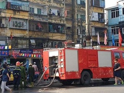 Hải Phòng: Giải cứu một cháu bé khỏi đám cháy khi ở nhà một mình