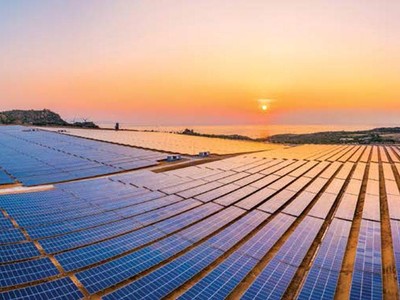 Mạng lưới truyền tải điện chưa đồng bộ với công suất phát điện mặt trời.