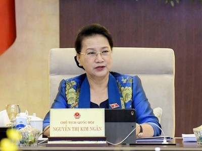 Chủ tịch Quốc hội Nguyễn Thị Kim Ngân điều hành phiên họp.