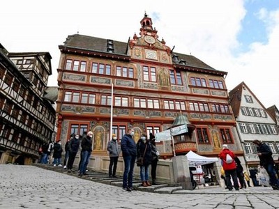 Người dân tại thành phố Tuebingen. (Nguồn: AFP).