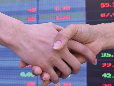 Hoạt động M&A hồi phục từ tháng 6/2020 và duy trì mạnh mẽ cho đến nay.