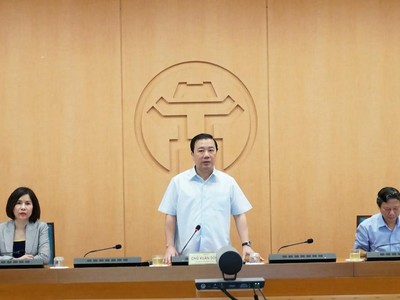 Phó Chủ tịch UBND thành phố Hà Nội Chử Xuân Dũng phát biểu kết luận cuộc họp. Ảnh: Hà Nội mới.