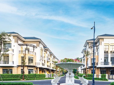 Nhà liên kế & biệt thự Verosa Park đẳng cấp 5 sao của KDH, đã bán gần hết 100%, bắt đầu bàn giao vào tháng 5/2020.
