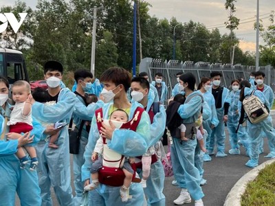 Khu cách ly Bàu Bàng tiếp nhận 386 công dân Việt Nam từ Hàn Quốc trở về.