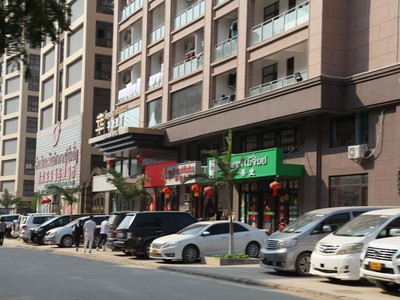 Tập trung hàng vạn lao động với nhiều loại hình dịch vụ, Đặc khu kinh tế Tam Giác Vàng đang trở thành điểm nóng lây nhiễm Covid-19 ở bắc Lào.