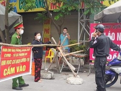 Chốt kiểm soát dịch xã Phượng Mao, huyện Quế Võ.