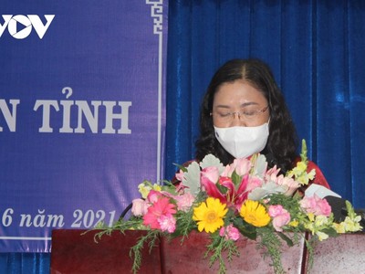 Bà Hồ Thị Hoàng Yến, tân Chủ tịch HĐND tỉnh Bến Tre phát biểu sau khi đắc cử.