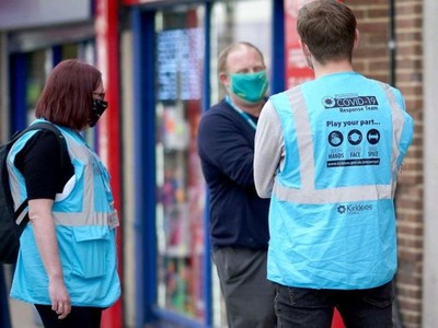 Nhiều nước điều chỉnh chiến lược chống Covid-19. Ảnh minh họa: BBC.