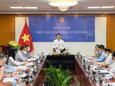 Bộ trưởng Bộ Công Thương Nguyễn Hồng Diên chủ trì hội nghị. Ảnh: VGP.