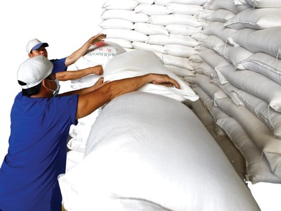 Xuất khẩu gạo Việt Nam năm 2021 dự báo đạt 6 triệu tấn, giảm 4% so với năm 2020. Ảnh: Dũng Minh.