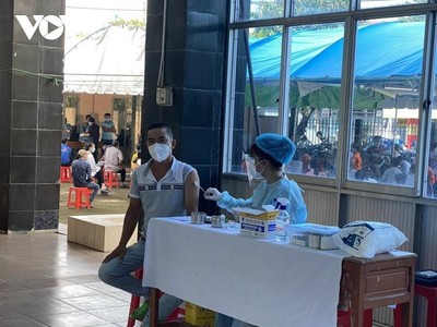 Bến Tre tổ chức tiêm phòng mũi 2 cho các trường hợp ưu tiên.